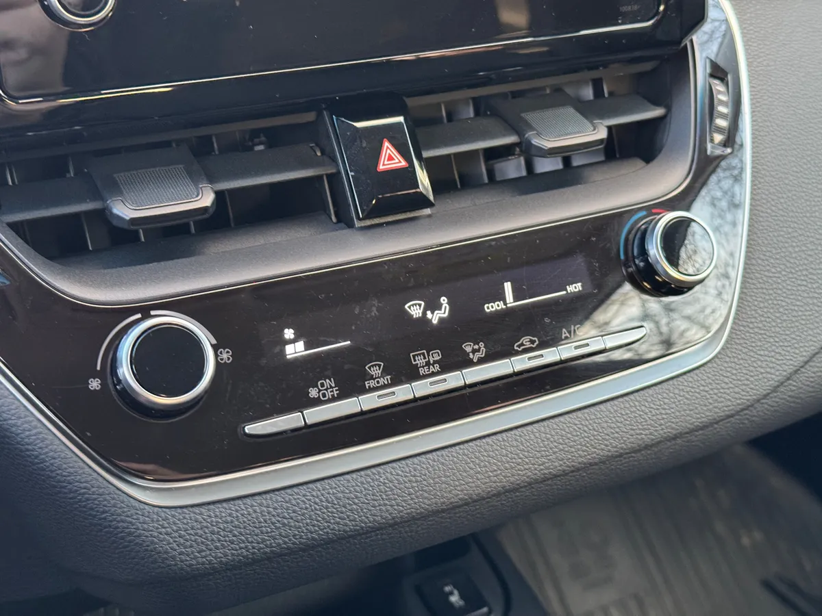 Toyota Corolla 1.6 CVT (122 л.с.)