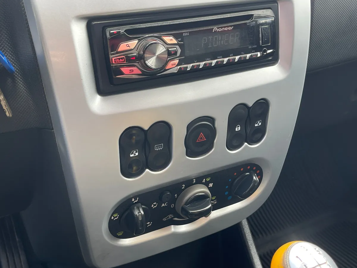 Renault Logan 1.6 MT (84 л.с.)
