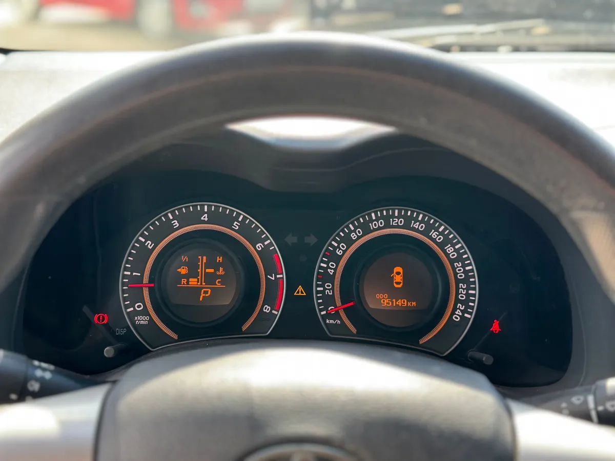 Toyota Corolla 1.6 AT (124 л.с.)