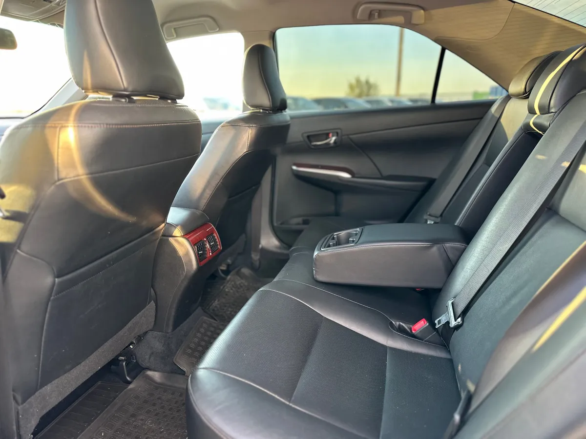 Toyota Camry 2.5 AT (181 л.с.)