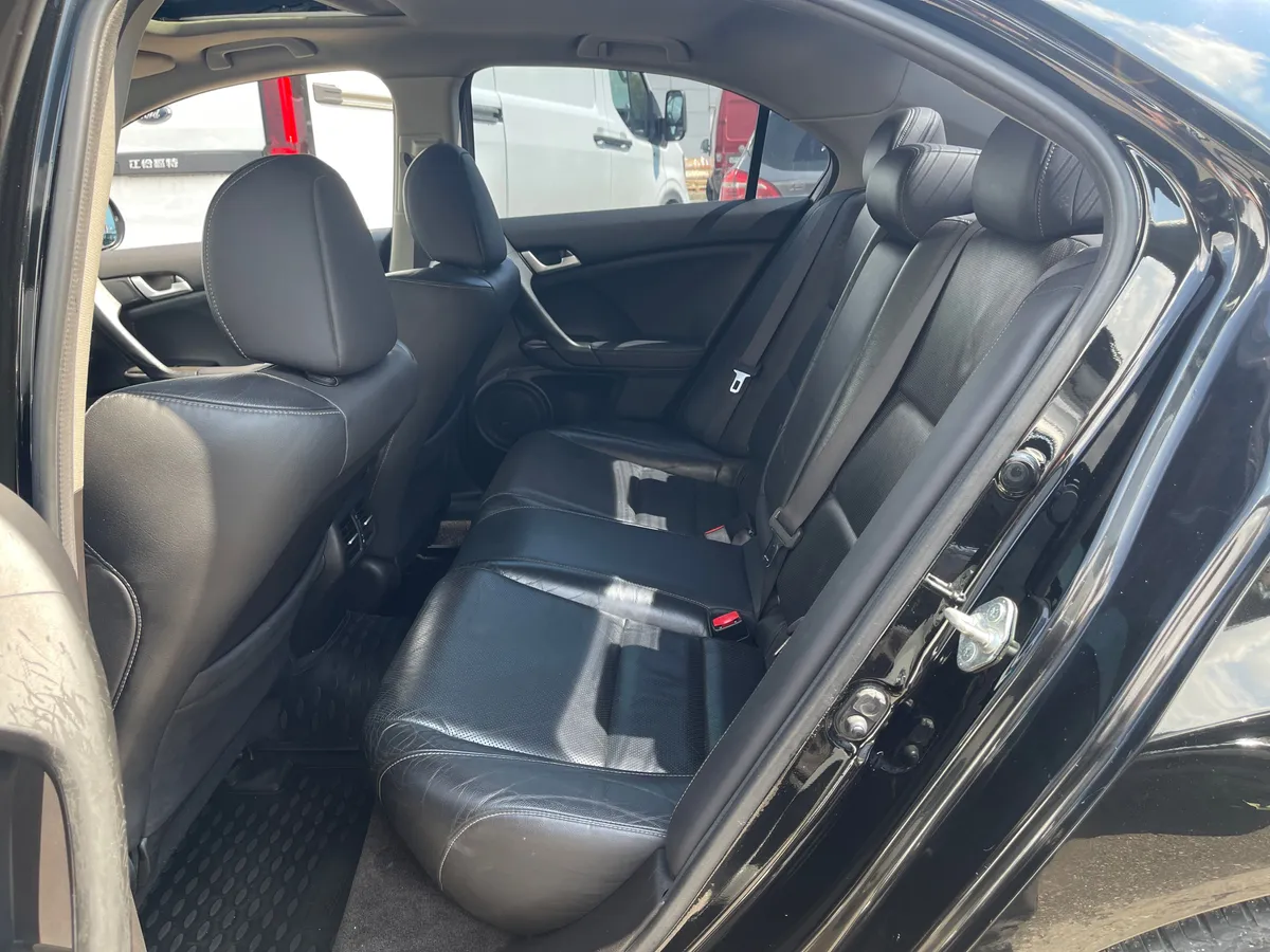 Honda Accord 2.4 AT (200 л.с.), 2011 — фото 16