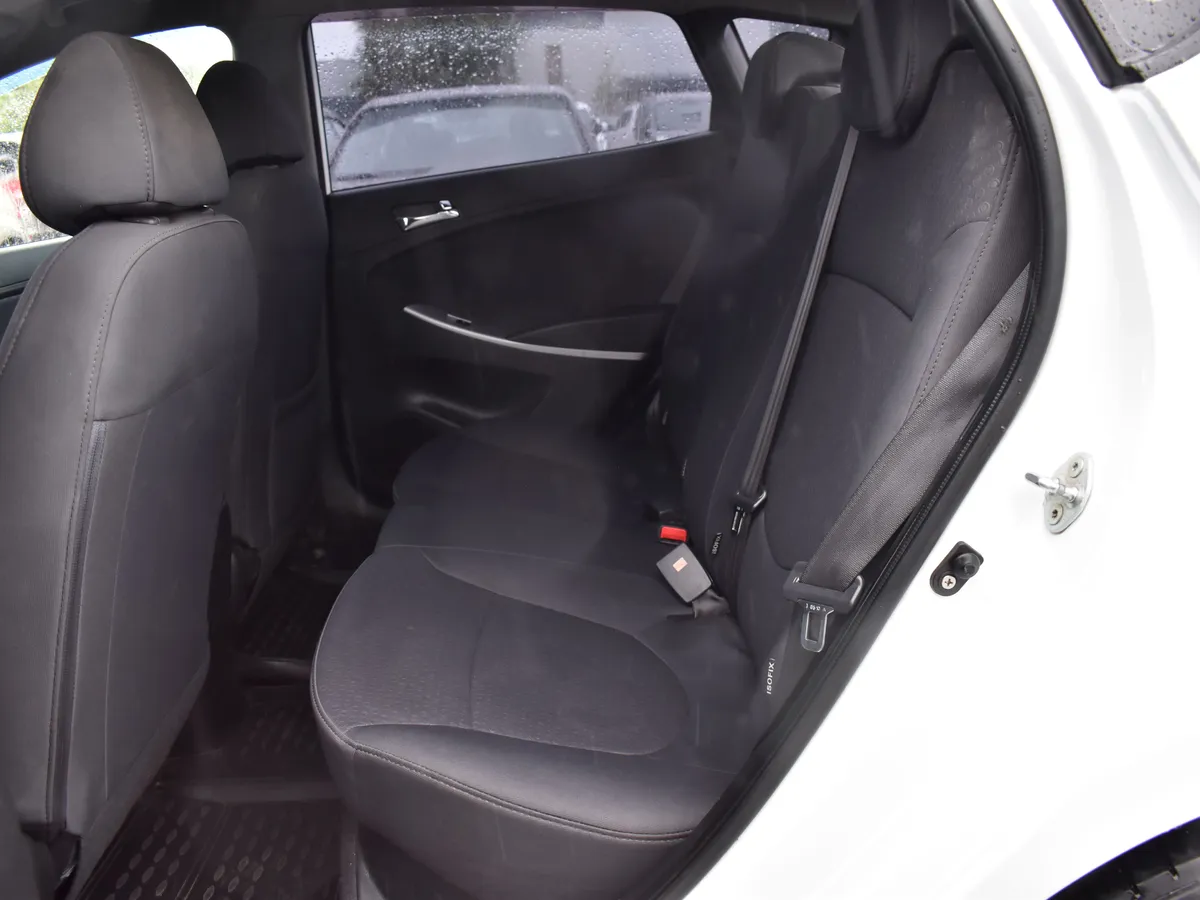 Hyundai Solaris 1.6 MT (123 л.с.)