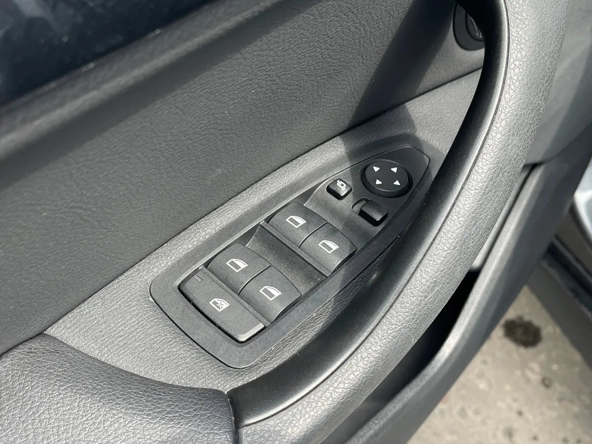 BMW X1 1.5 (140 л.с.) АКПП, передний, двигатель sDrive 18i AT