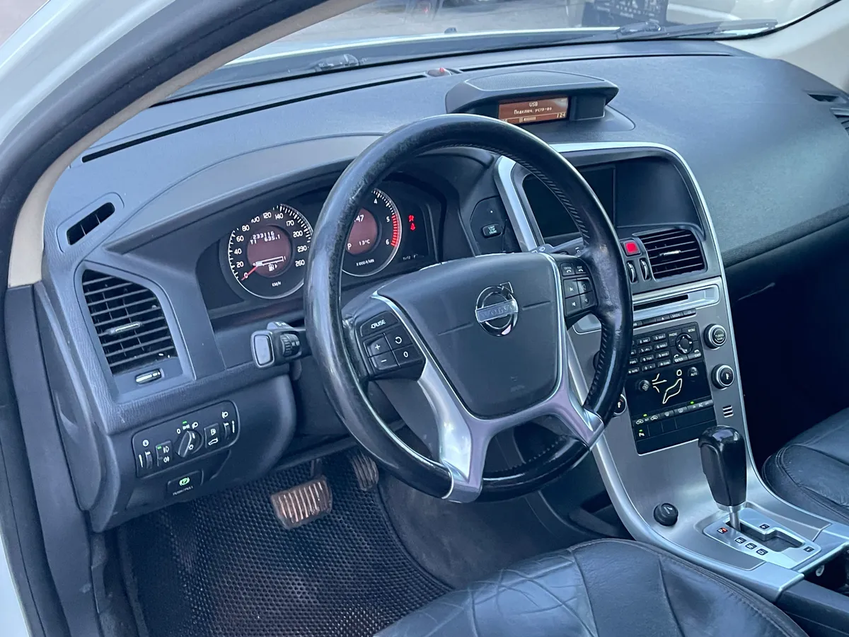 Volvo XC60 2.4 D AT (175 л.с.)