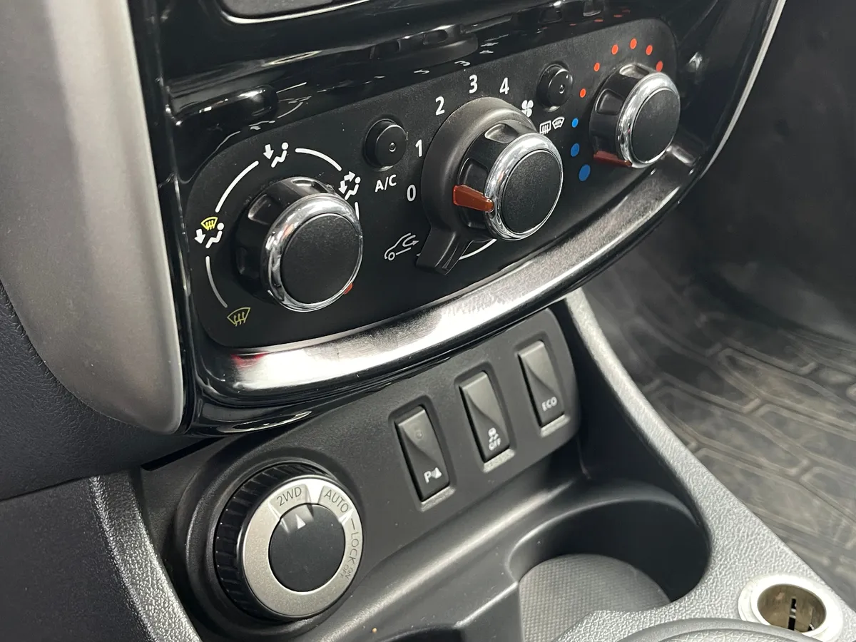 Nissan Terrano 2.0 AT 4WD (143 л.с.)