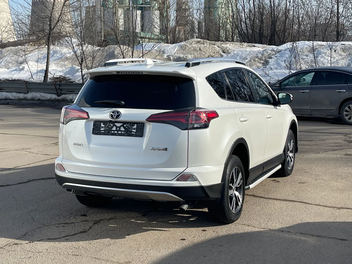 Toyota RAV4 2.0 CVT (146 л.с.)