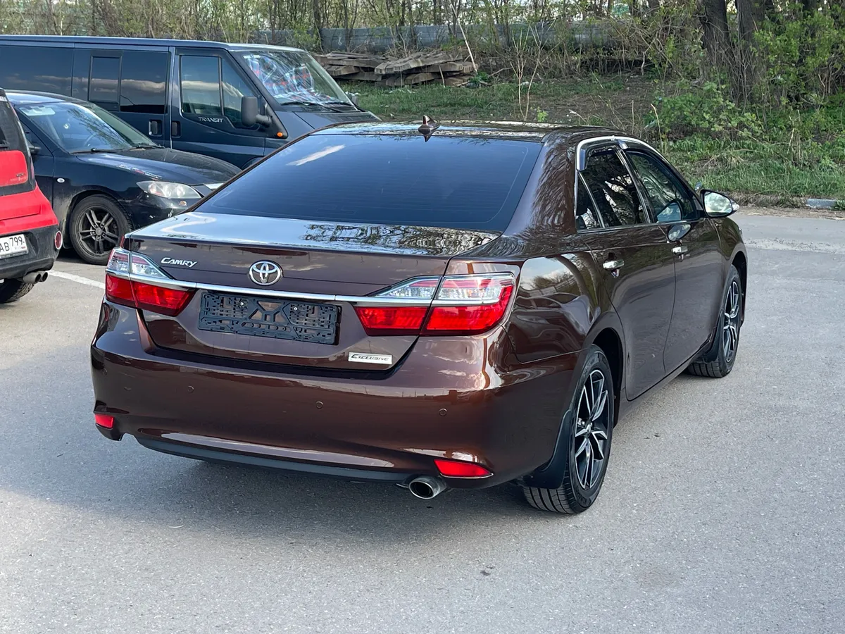 Toyota Camry 2.5 AT (181 л.с.)