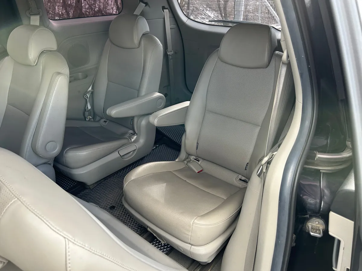 Kia Carnival 2.2 CRDi AT (200 л.с.)