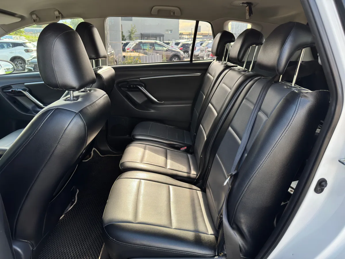 Toyota Verso 1.8 CVT (147 л.с.)