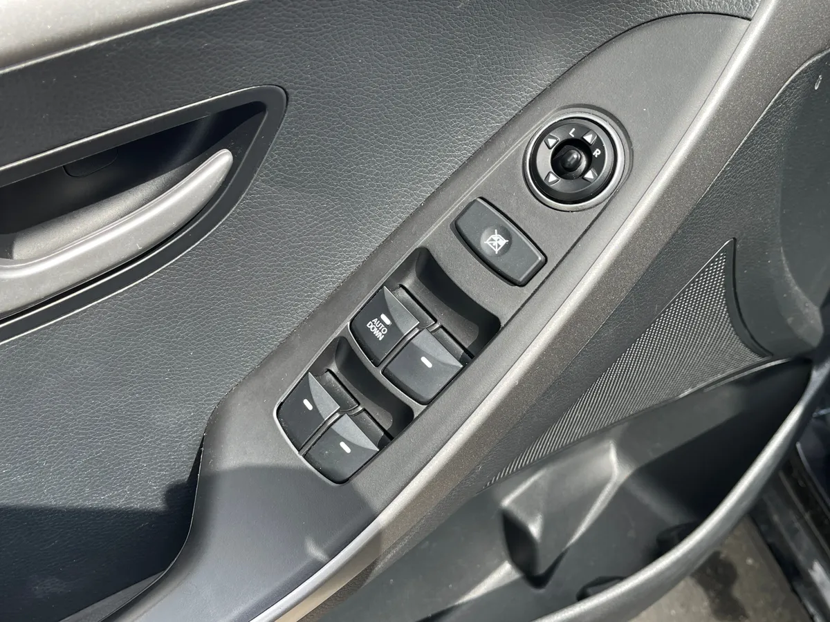 Hyundai i30 1.6 AT (130 л.с.)