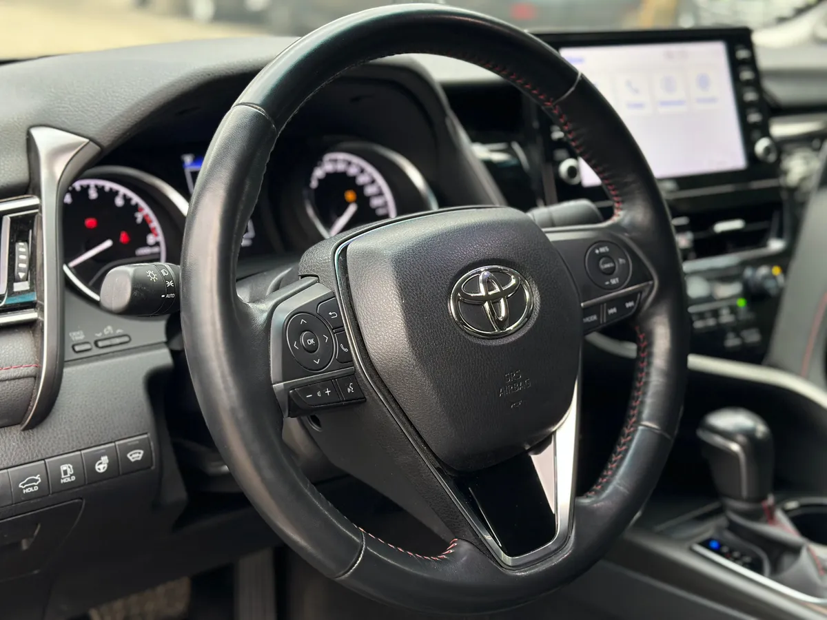 Toyota Camry 2.5 AT (200 л.с.)