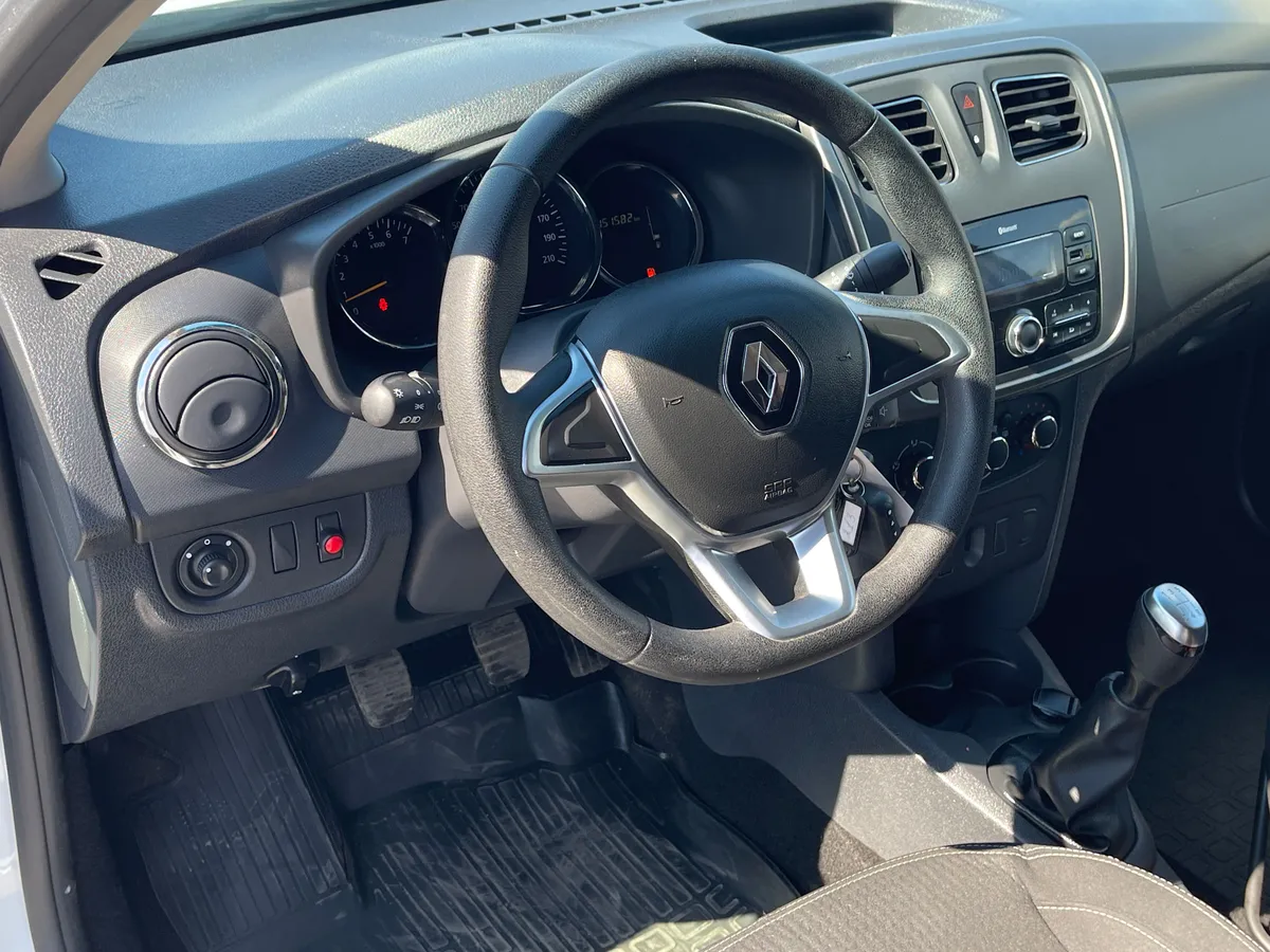 Renault Logan 1.6 MT (82 л.с.)