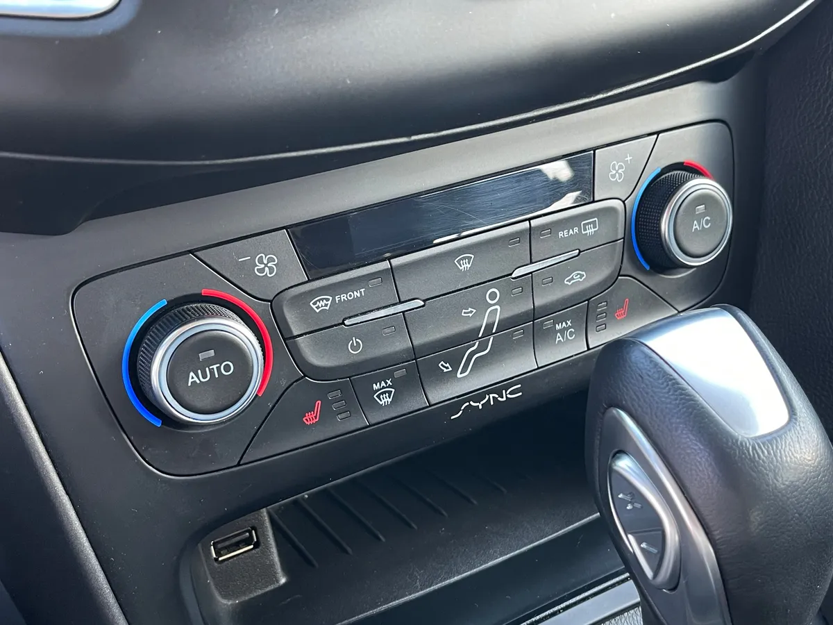 Ford Focus 1.6 Ti-VCT PowerShift (125 л.с.)