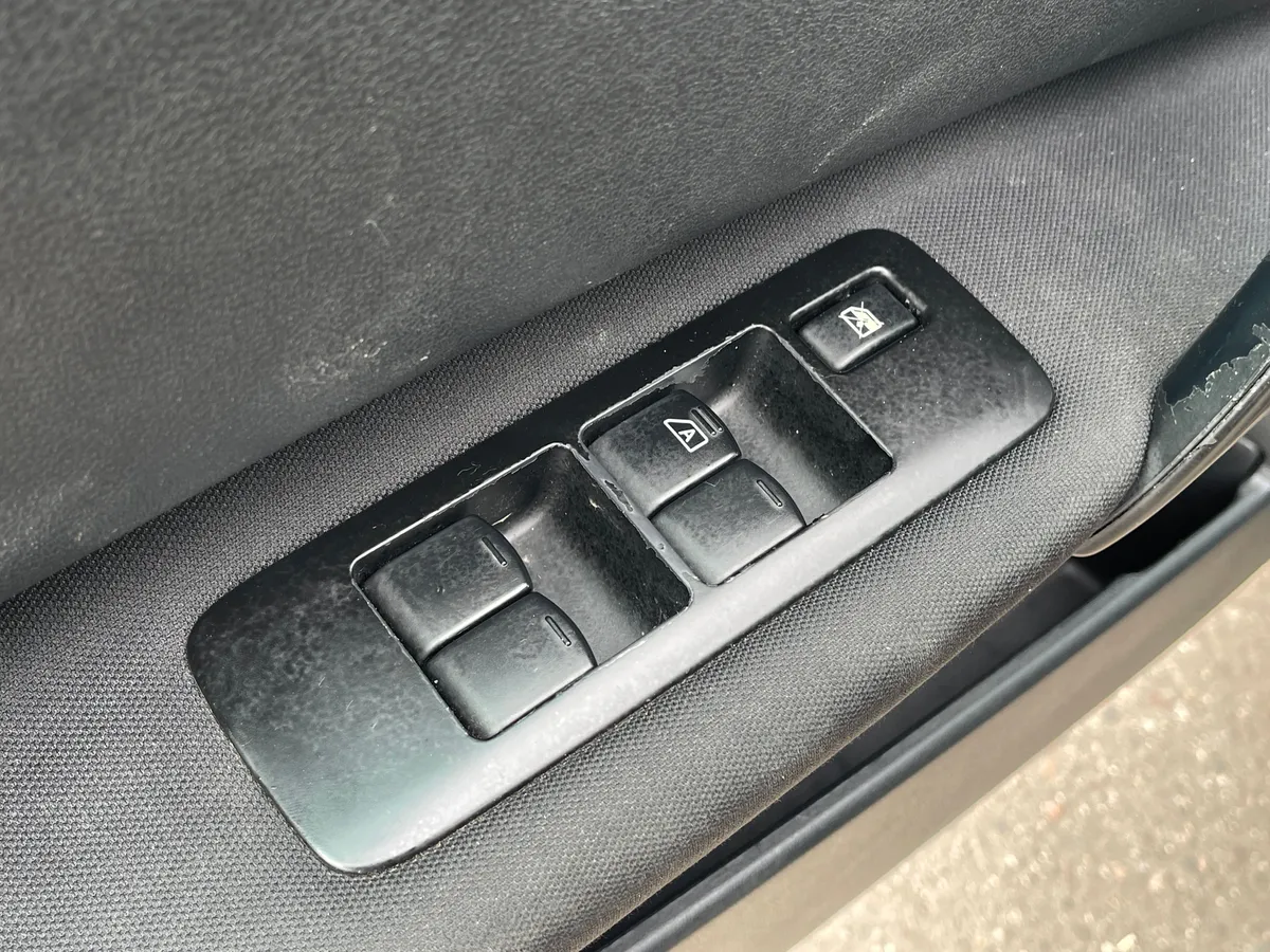 Nissan Qashqai 1.6 CVT FWD (117 л.с.)
