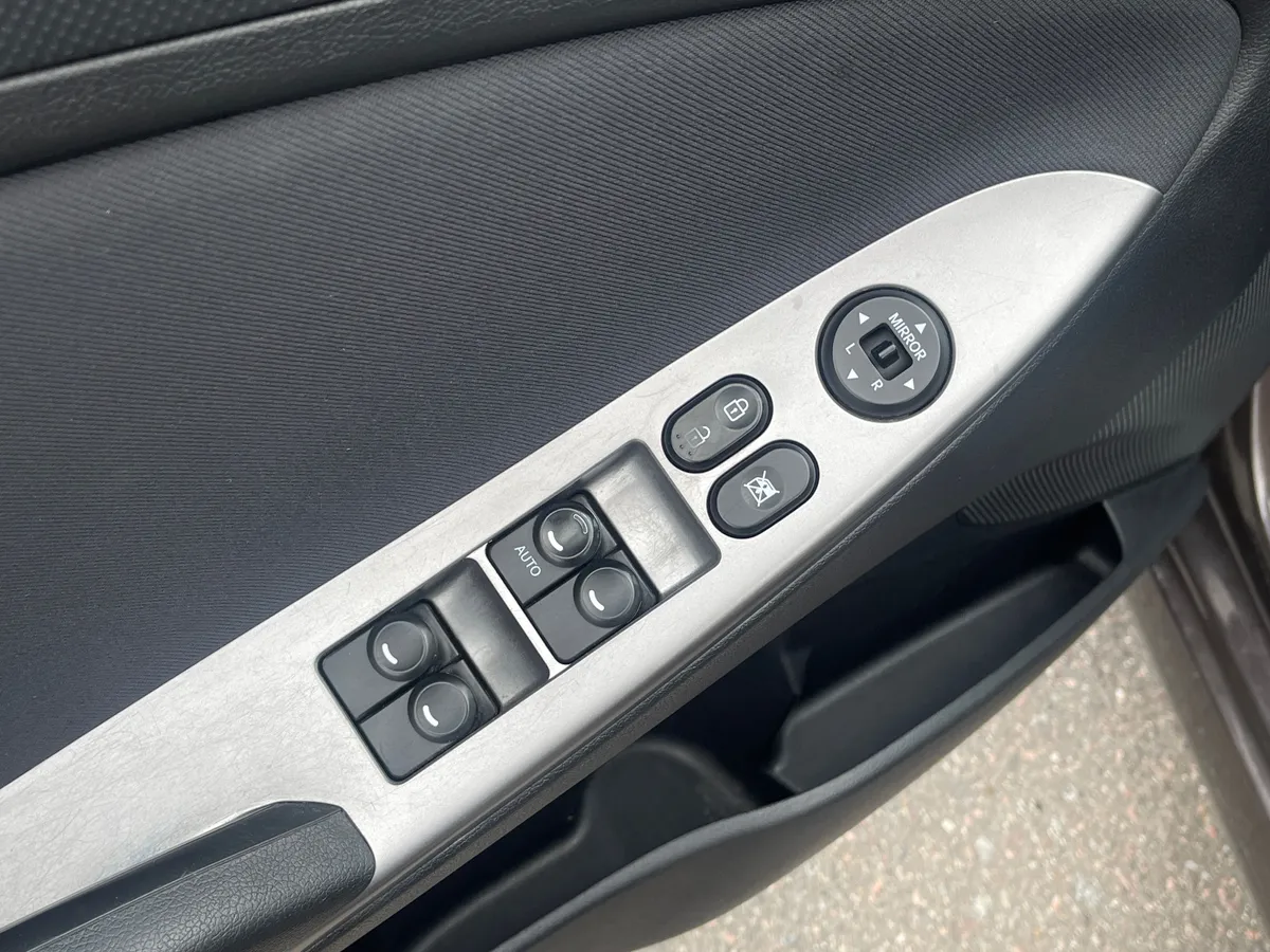Hyundai Solaris 1.6 AT (123 л.с.), 2016 — фото 10