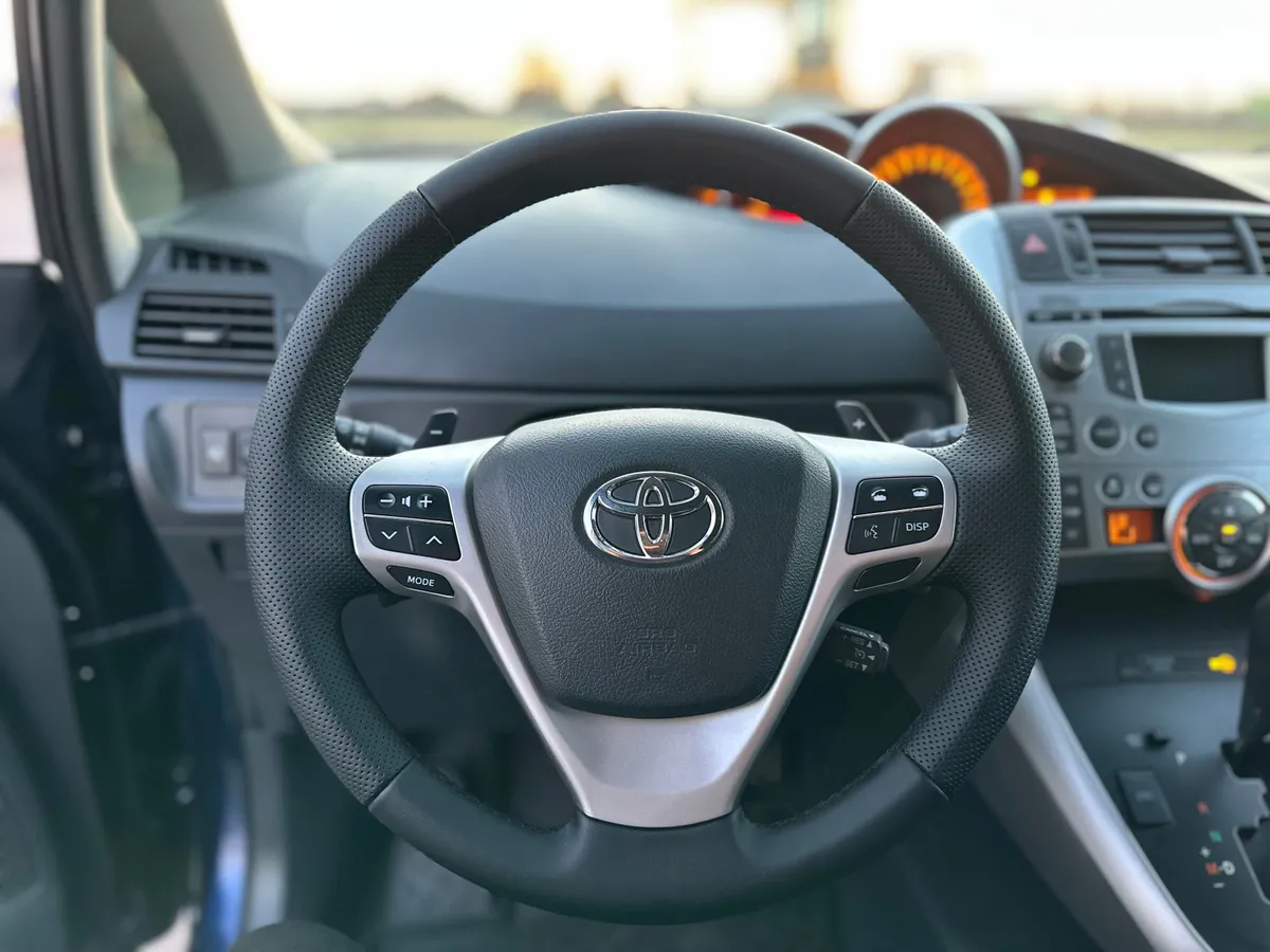 Toyota Verso 1.8 CVT (150 л.с.)