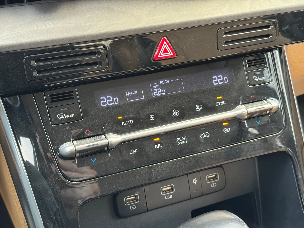 Kia Carnival 2.2 AT (199 л.с.)