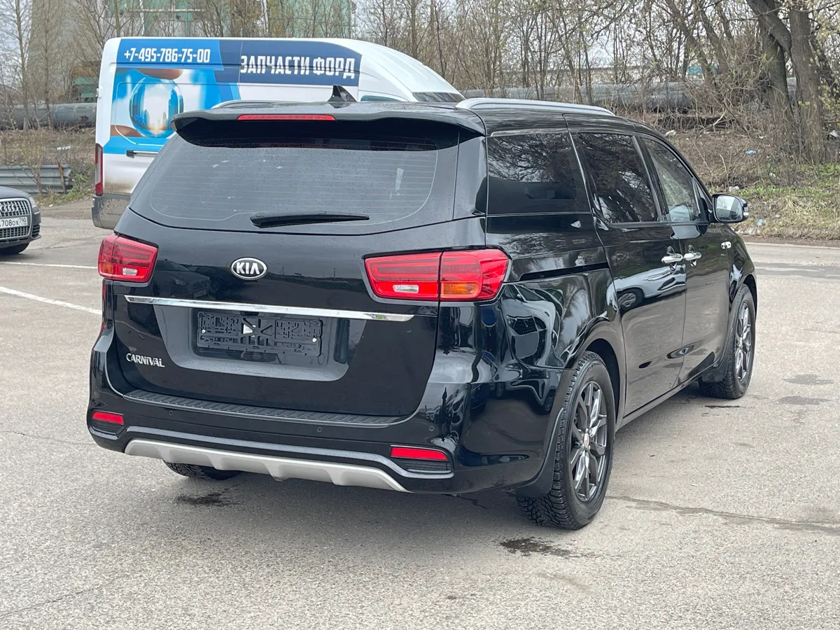 Kia Carnival 2.2 AT (202 л.с.)