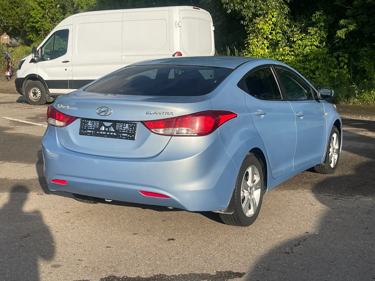 Hyundai Elantra 1.6 MT (132 л.с.), 2012 — фото 4