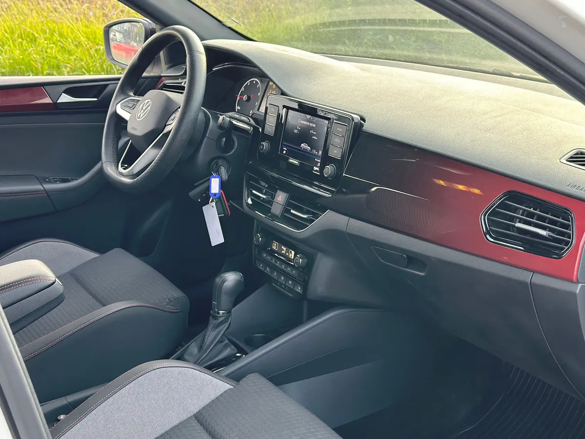 Volkswagen Polo 1.6 AT (110 л.с.)