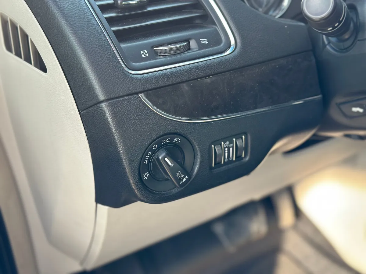 Chrysler Town & Country 3.6 AT (287 л.с.)