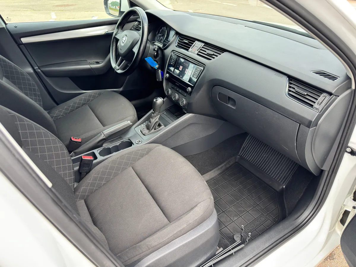 Skoda Octavia 1.6 AT (110 л.с.)