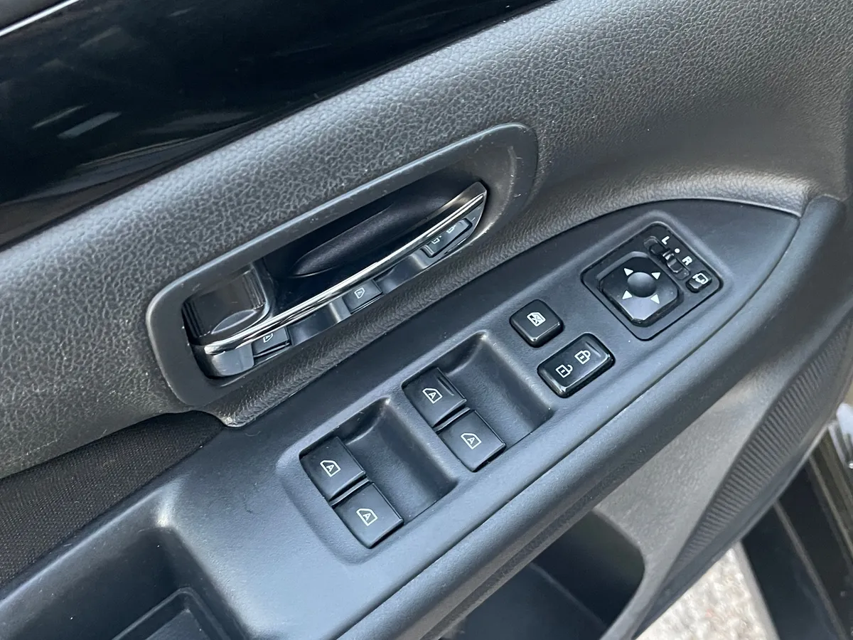 Mitsubishi Outlander 2.0 CVT AWD (146 л.с.), 2018 — фото 11