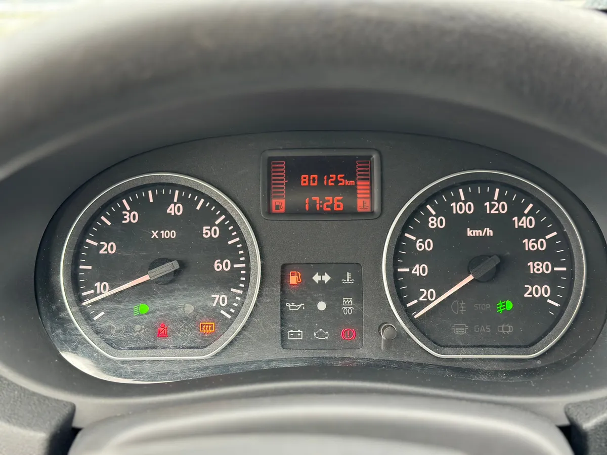 Nissan Almera 1.6 MT (102 л.с.)