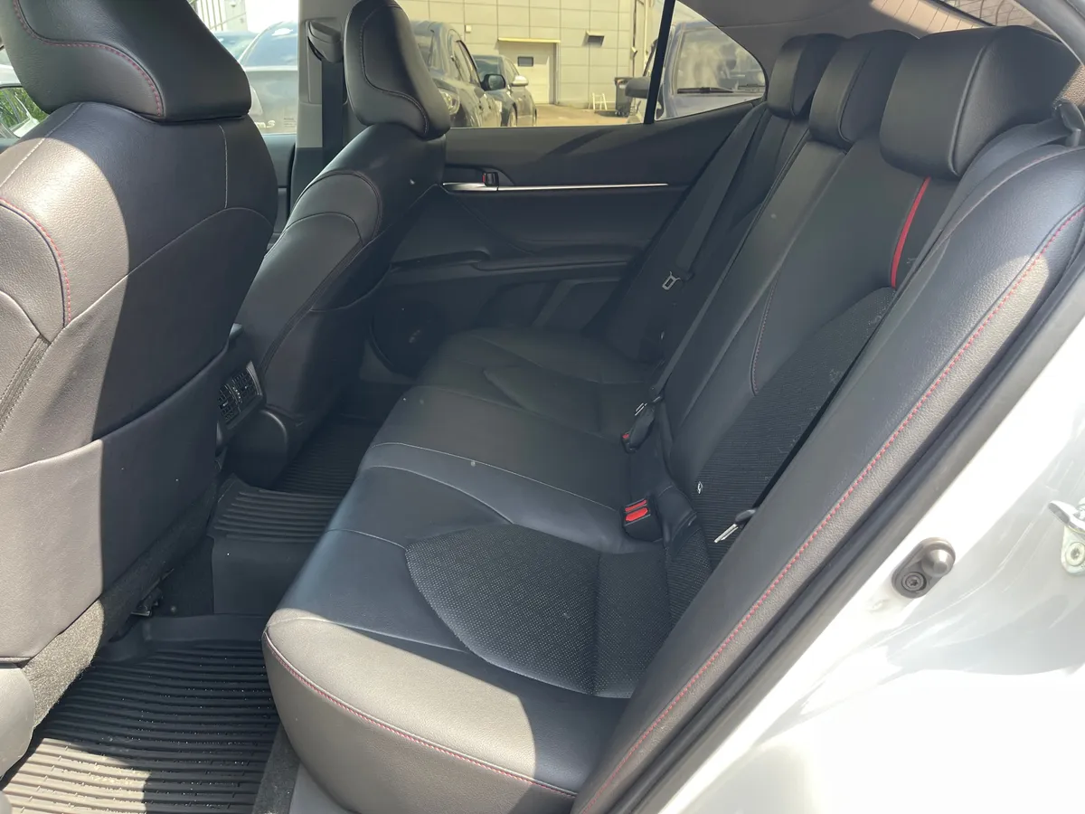 Toyota Camry 2.5 AT (200 л.с.)