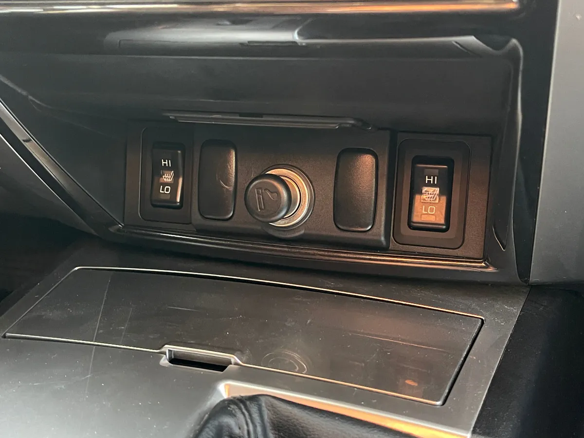 Mitsubishi Pajero Sport 2.5 DI-D AT AWD (178 л.с.)