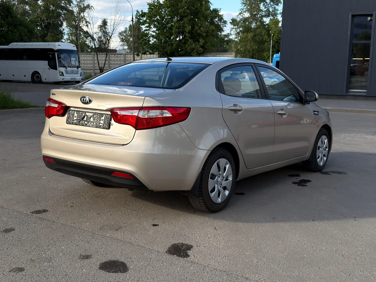 Kia Rio 1.4 AT (107 л.с.)