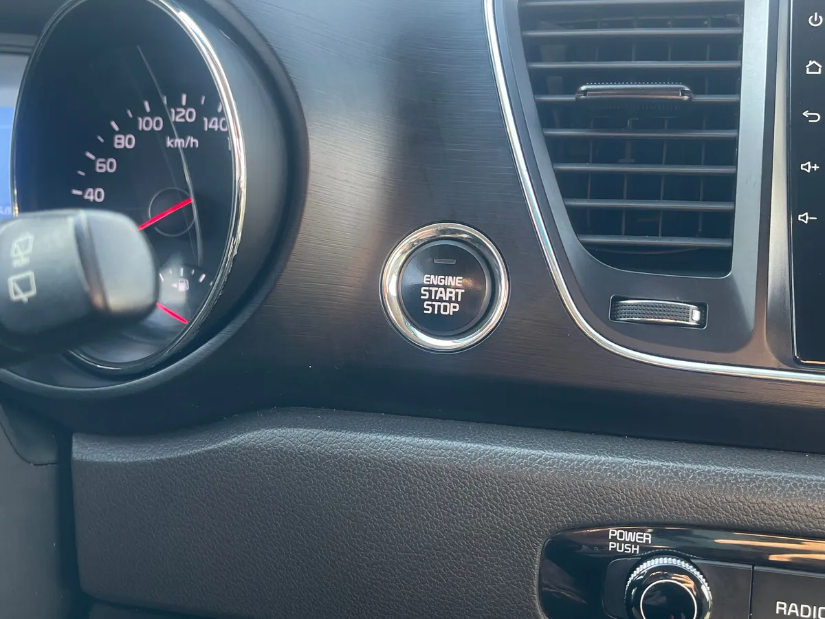 Kia Carnival 2.2 AT (202 л.с.), 2018 — фото 11