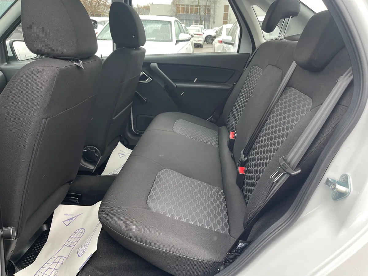 ВАЗ (Lada) Granta 1.6 MT (90 л.с.)