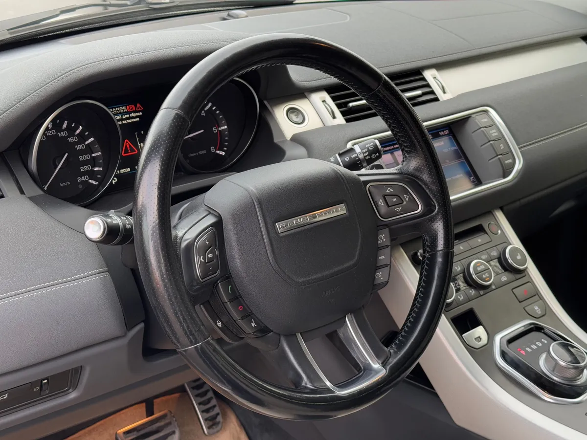 Land Rover Range Rover Evoque 2.2 TD4 AT (150 л.с.)