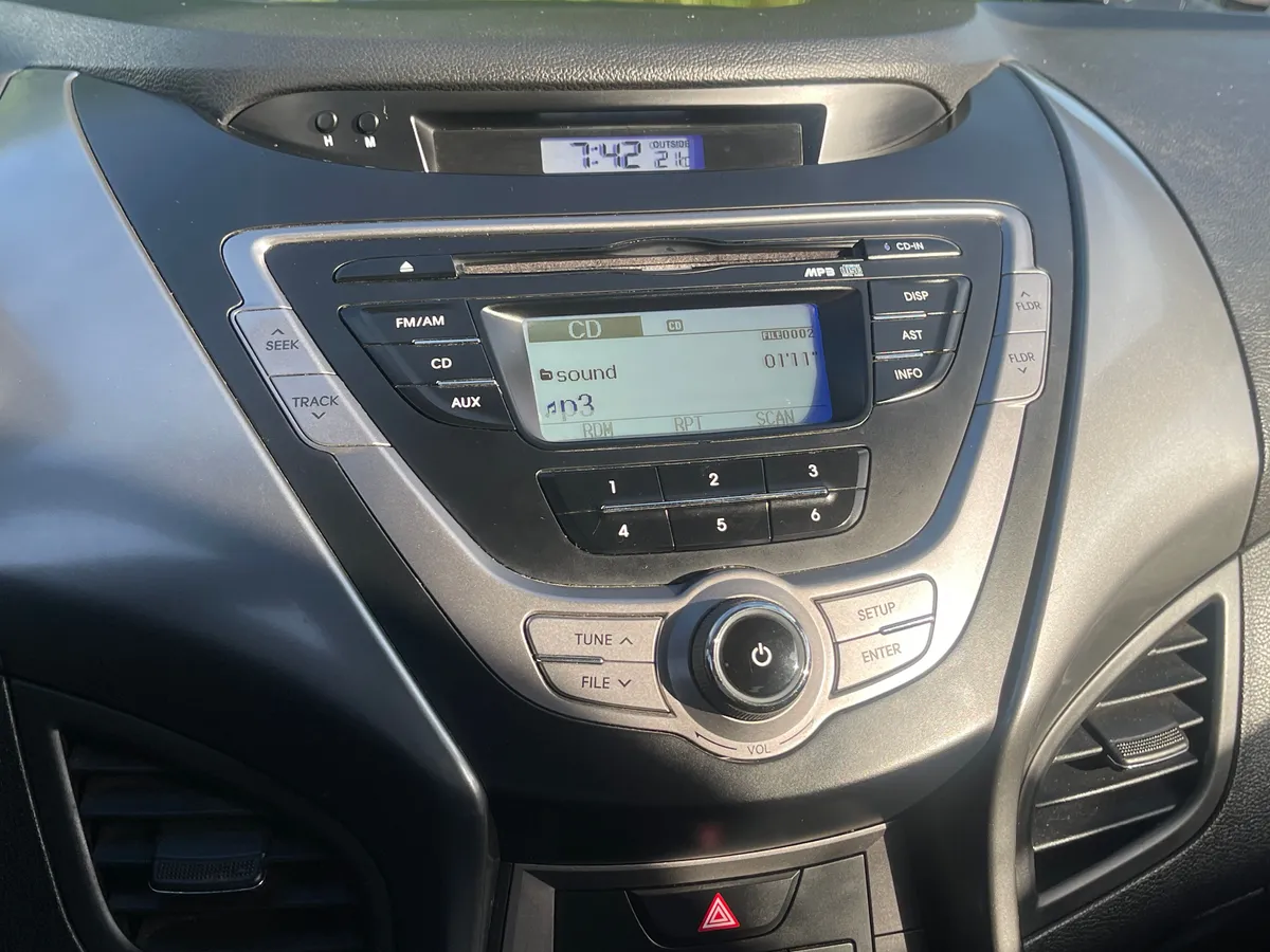 Hyundai Elantra 1.6 MT (132 л.с.), 2012 — фото 8