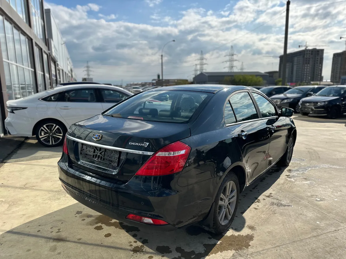 Geely Emgrand 7 1.8 CVT (129 л.с.)