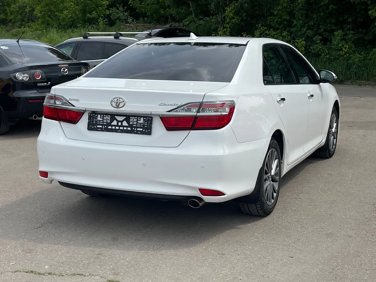 Toyota Camry 2.5 AT (181 л.с.)